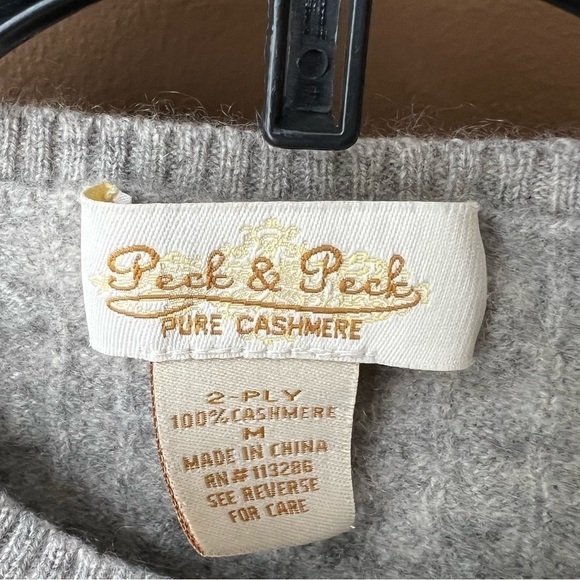 Peck & Peck 100% Cashmere Grey Crewneck Sweater Size Medium - Picture 2 of 3